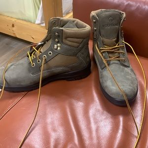men size 8 1/2 wolverine boots